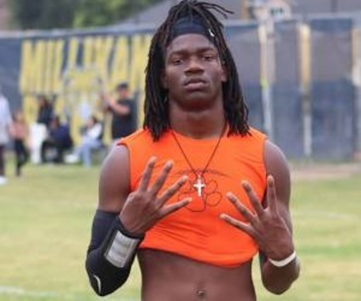 San Jacinto WR Dillon Gresham, Oregon commit by John Murphy 9-27-23092720236